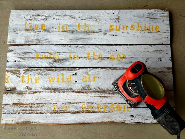 Here Comes the Sun: July 4th Pallet Subway Art