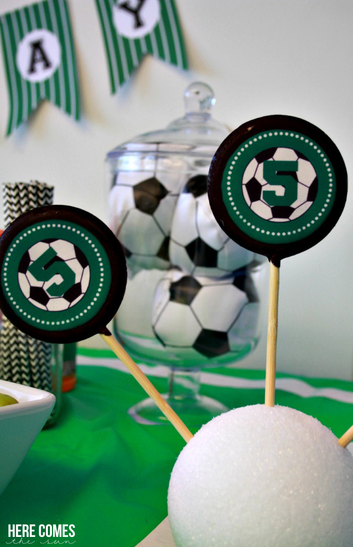 Create an amazing soccer party with these easy ideas!