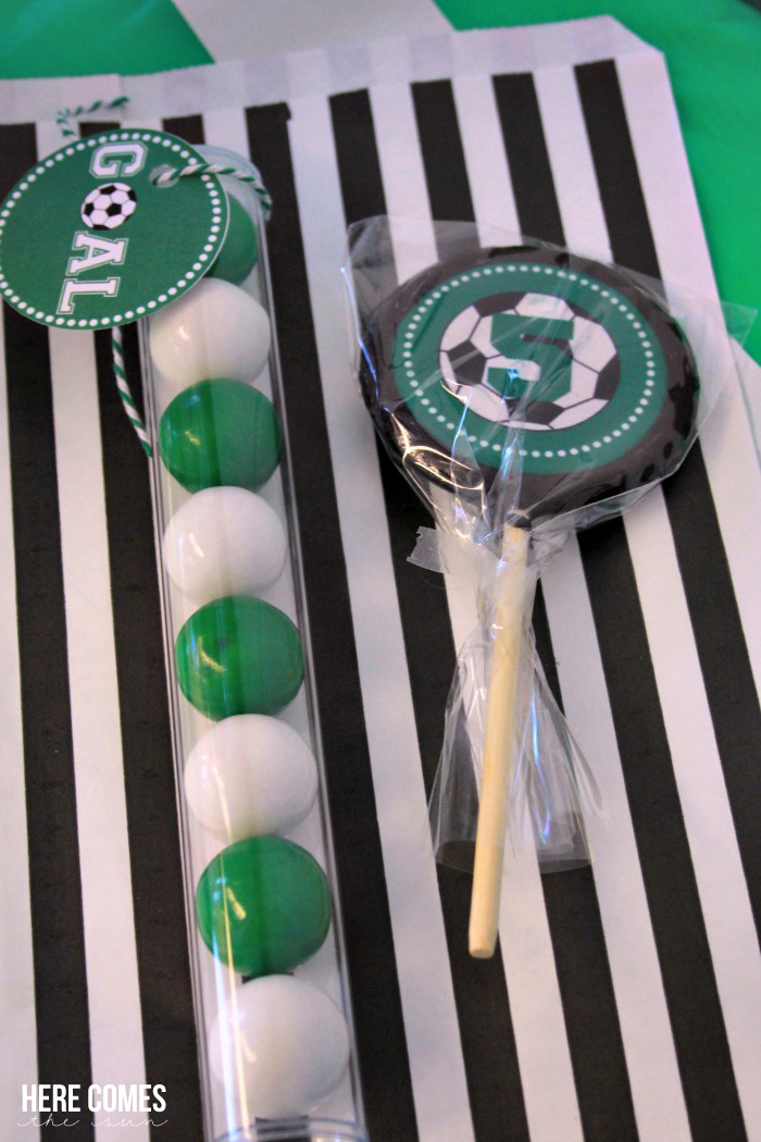 Create an amazing soccer party with these easy ideas!
