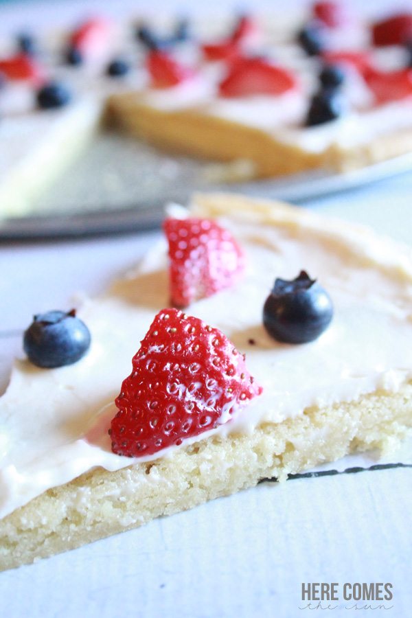 This Patriotic Fruit Pizza is delicious and festive! Easy to make with only 6 ingredients.