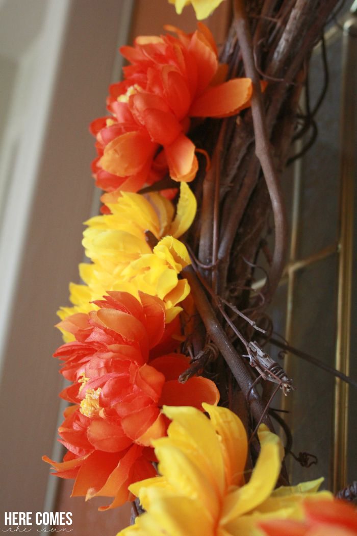 Create a beautiful fall flower wreath for your front door in 10 minutes with this easy tutorial