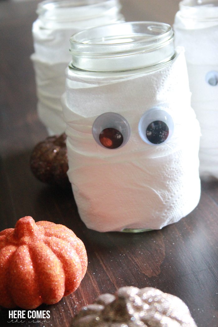 Mason Jar Mummies add a spooky touch to your Halloween party. 