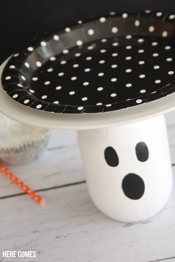 Ghost Dessert Stand... what a cute idea for a Halloween party!