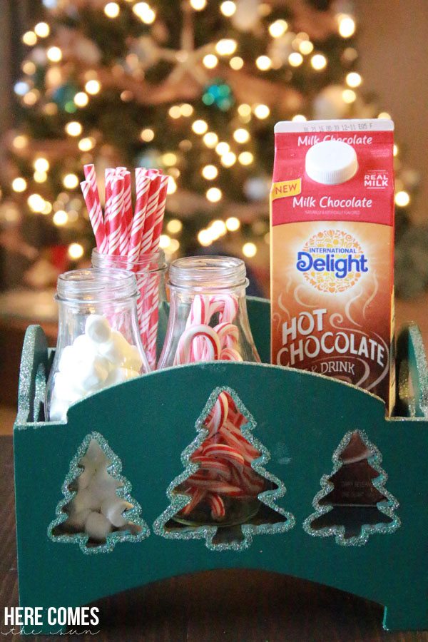 This holiday hot chocolate bar is easy to set up and perfect for your holiday parties! @InDelight  AD