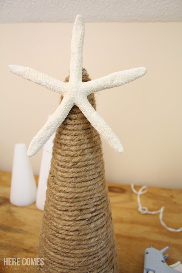 This jute wrapped Christmas tree is the perfect decor for a coastal Christmas.
