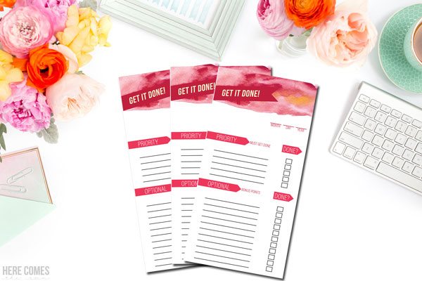Use this printable to do list and keep your days on track! This to do list is colorful, cheery and will make you WANT to get your tasks done!
